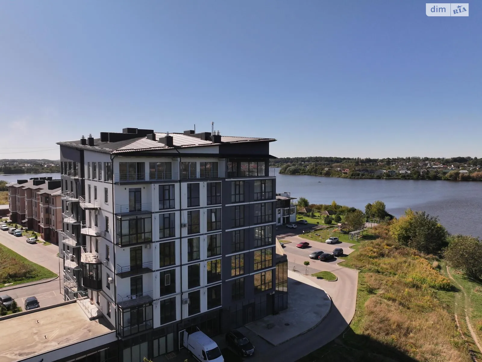 Продается 1-комнатная квартира 76.8 кв. м в Ровно, ул. Черновола Вячеслава, 94Д - фото 1