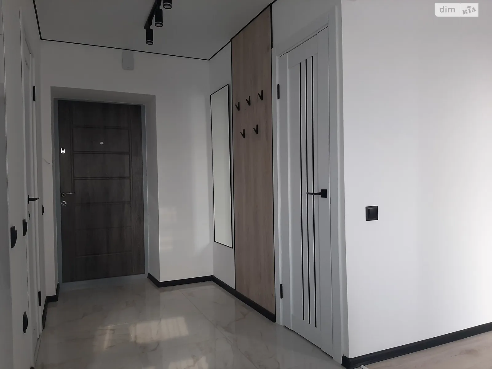 1-комнатная квартира 41 кв. м в Тернополе, ул. Тютюнника Генерала - фото 1