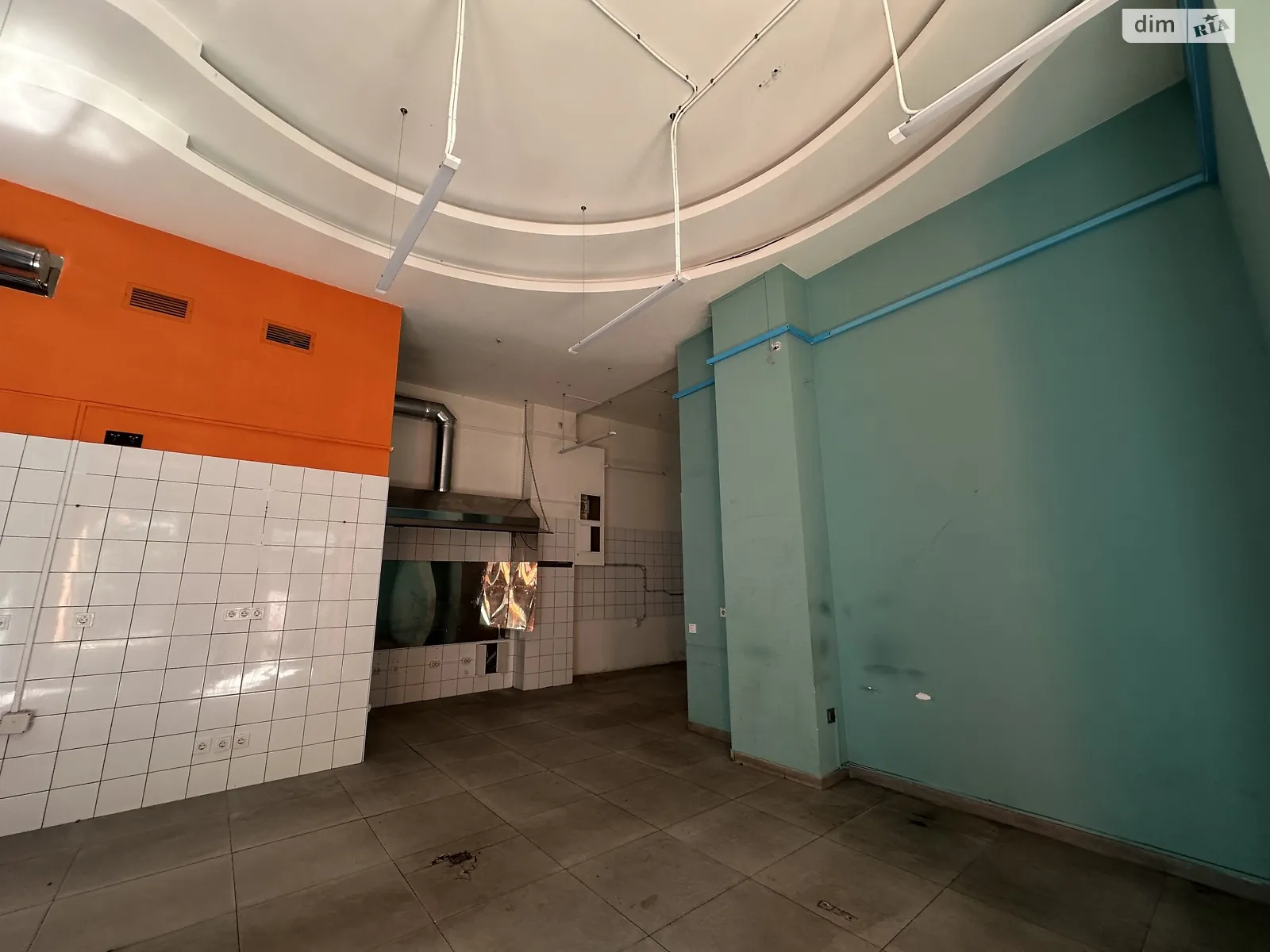 Сдается в аренду помещения свободного назначения 62 кв. м в 3-этажном здании, цена: 800 $ - фото 1