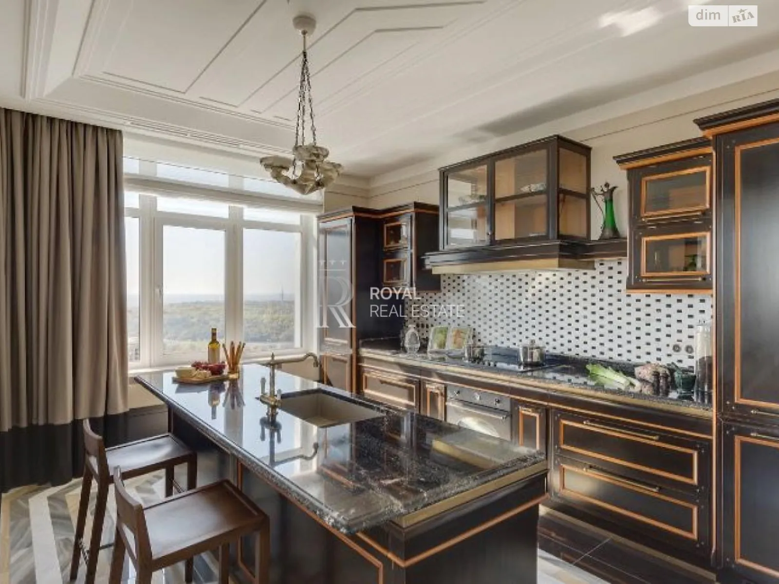 Сдается в аренду 4-комнатная квартира 188.4 кв. м в Киеве, ул. Андрея Верхогляда(Драгомирова), 7 - фото 1