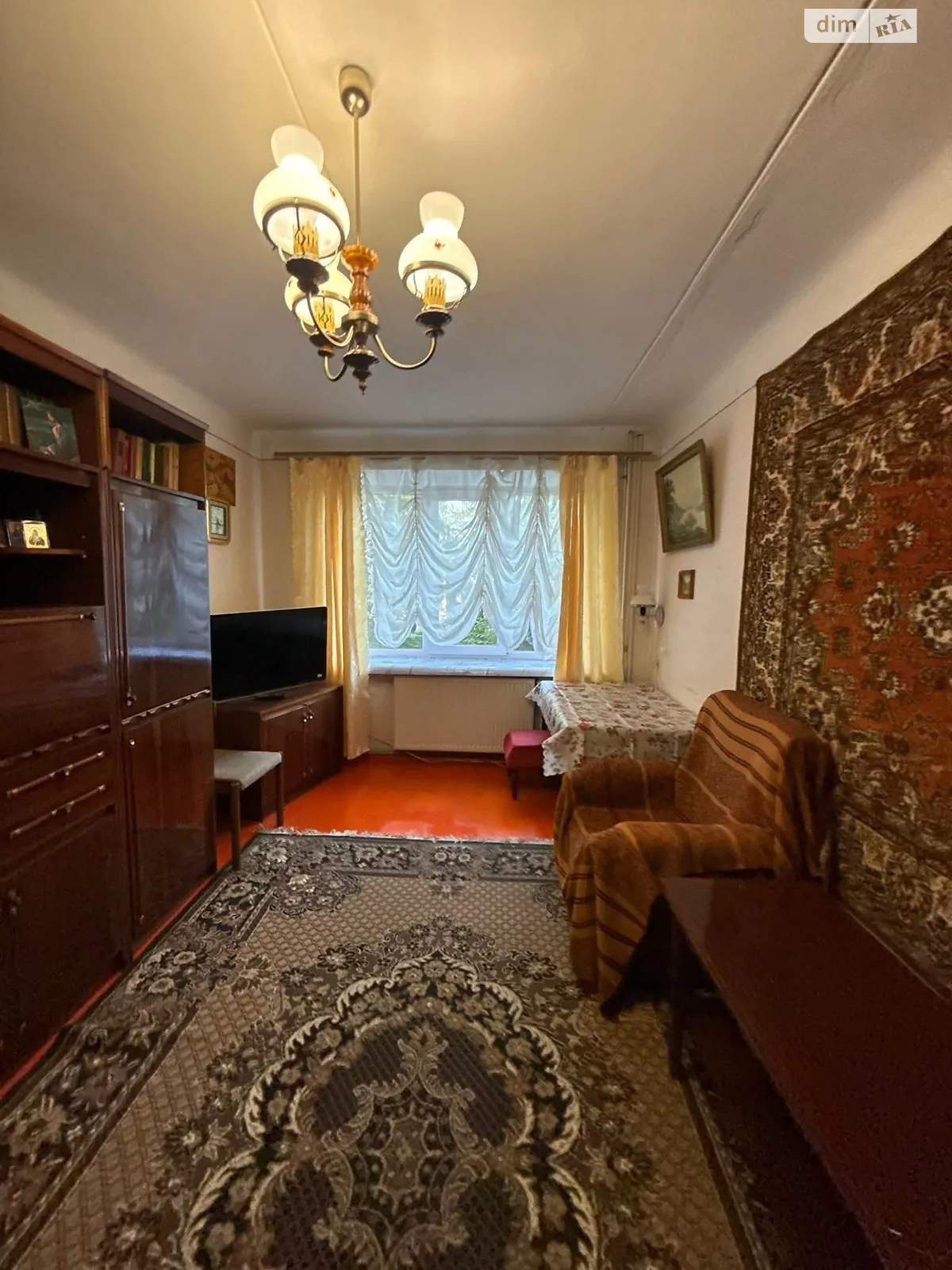 Продается 3-комнатная квартира 57.4 кв. м в Кременце, ул. Симона Петлюры, 26 - фото 1