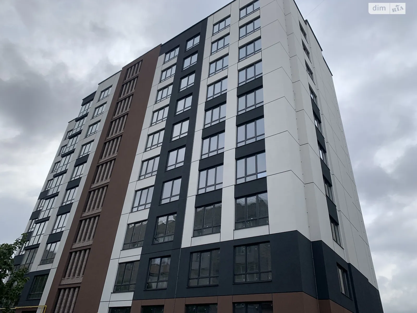 3-комнатная квартира 98 кв. м в Тернополе, ул. Черновецкая - фото 1