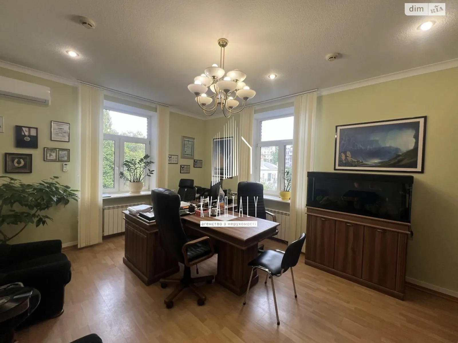 Сдается в аренду офис 96.1 кв. м в бизнес-центре, цена: 1700 $ - фото 1