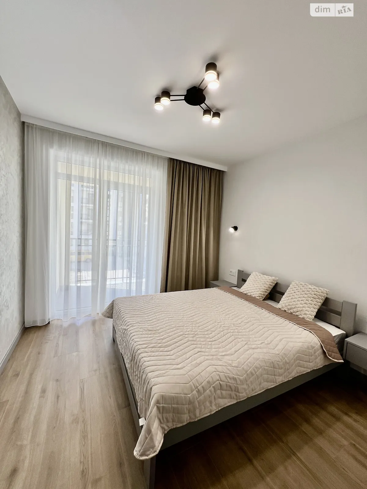 Продается 1-комнатная квартира 42 кв. м в Сокольниках, ул. Героев Крут - фото 1