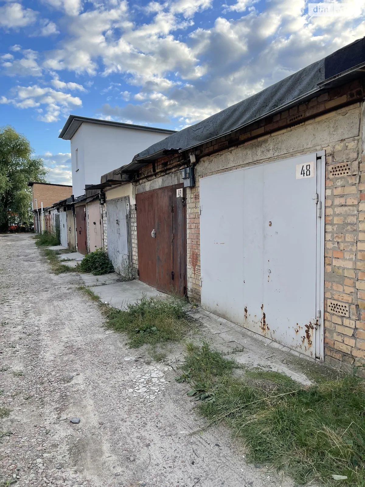 Продается место в гаражном кооперативе под легковое авто на 36 кв. м, цена: 10000 $ - фото 1