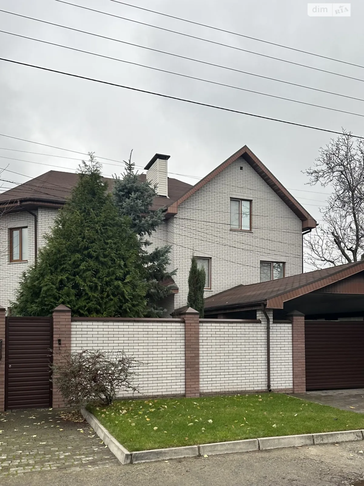 Продается дом на 2 этажа 220 кв. м с террасой, цена: 150000 $ - фото 1