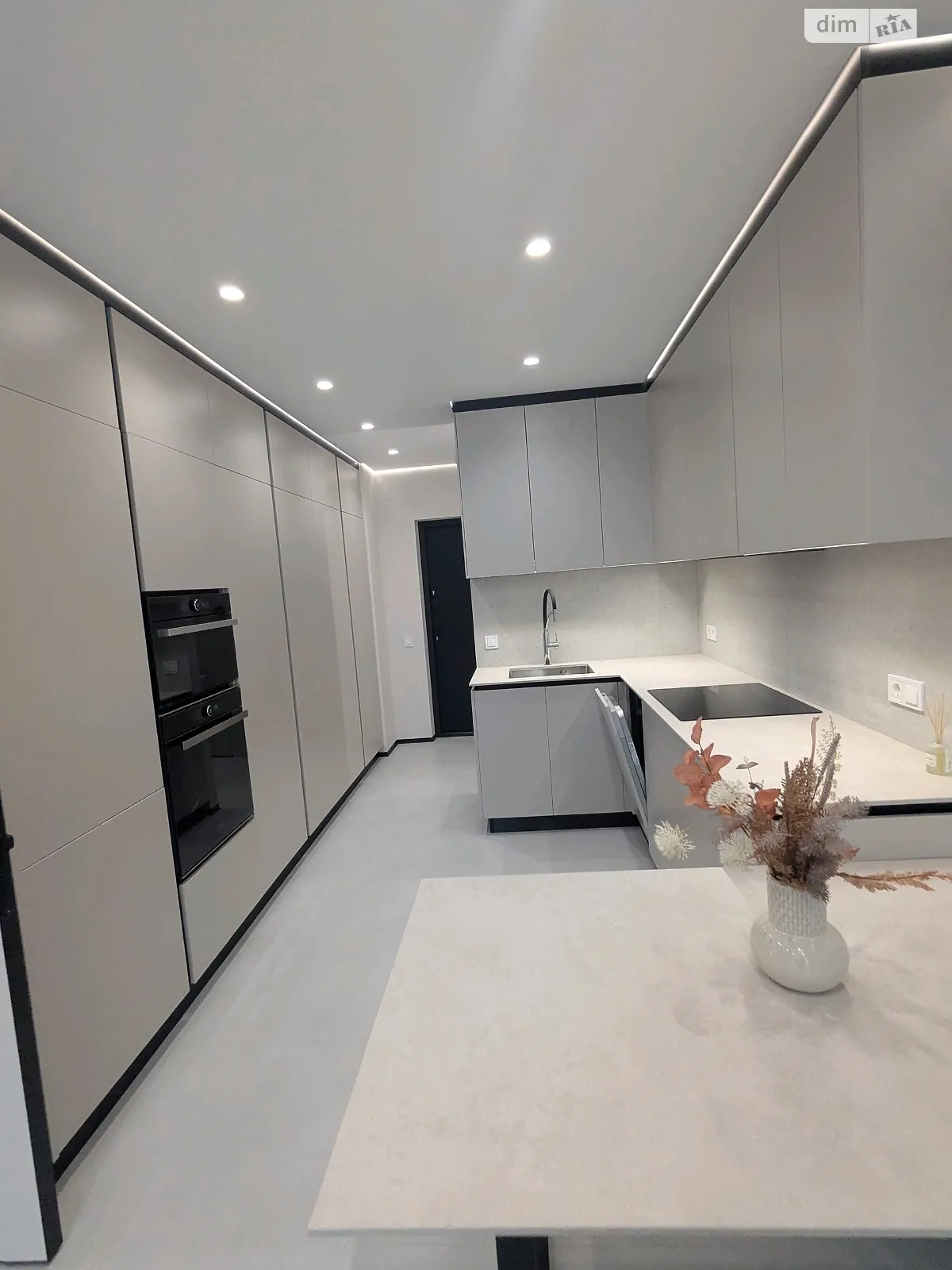 Продается 2-комнатная квартира 62 кв. м в Ивано-Франковске, цена: 120000 $ - фото 1