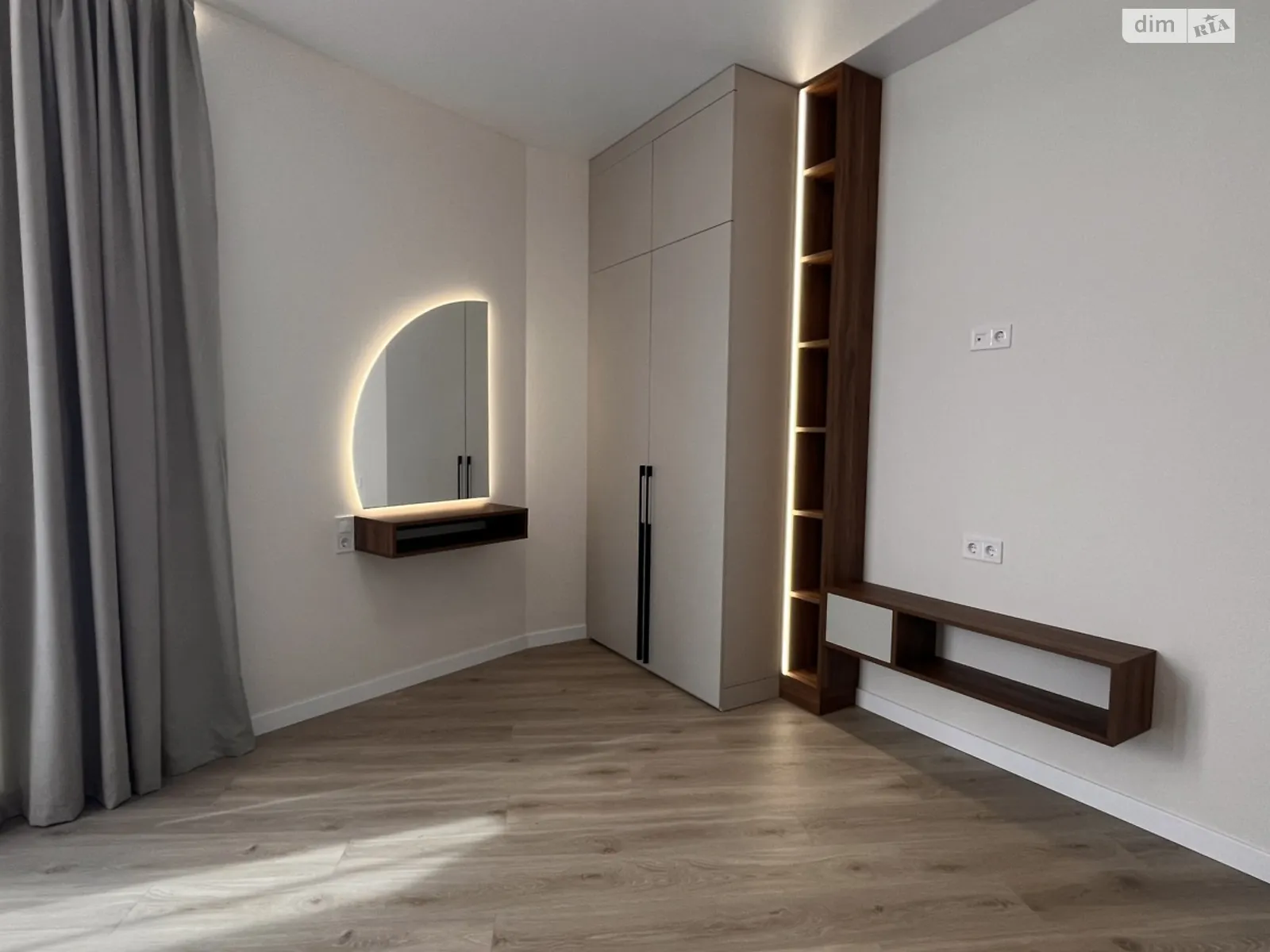 Продается 1-комнатная квартира 41 кв. м в Одессе, ул. Краснова - фото 1