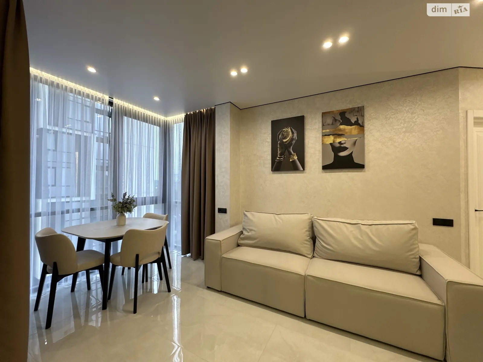 Продается 1-комнатная квартира 46 кв. м в Ивано-Франковске, ул. Ленкавского, 34/1 - фото 1