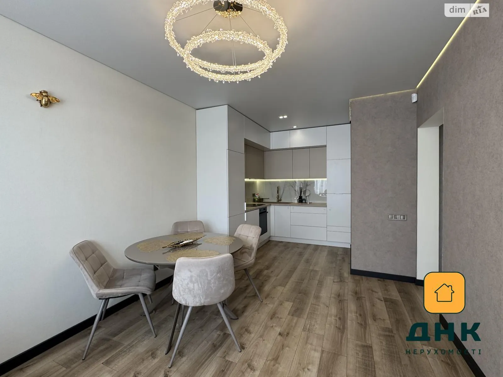 Продается 1-комнатная квартира 46 кв. м в Одессе, ул. Варненская, 29/2 - фото 1