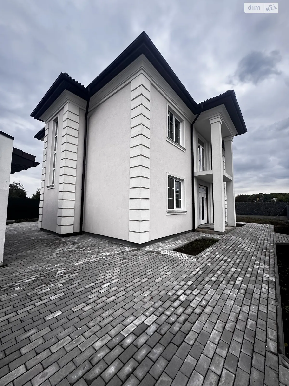 Продается дом на 2 этажа 216 кв. м с участком, цена: 205000 $ - фото 1