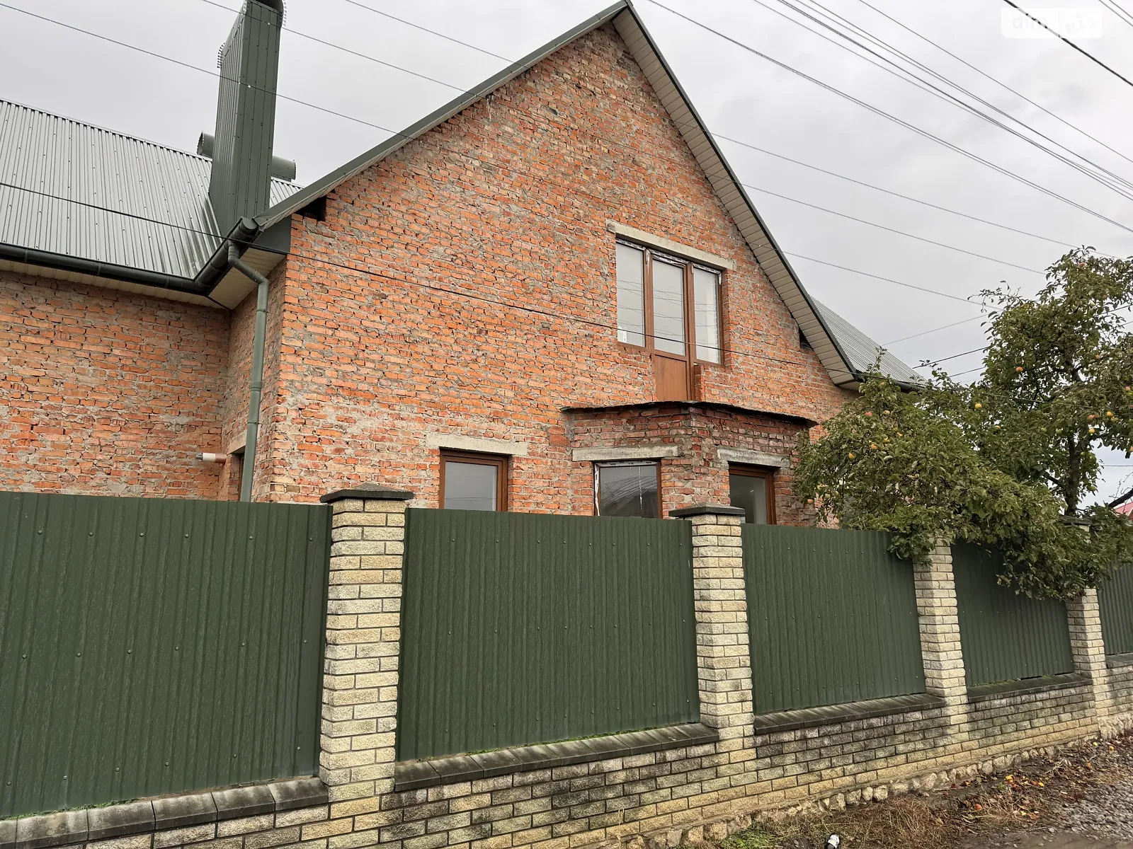 Продается дом на 2 этажа 222.9 кв. м с садом, цена: 182000 $ - фото 1