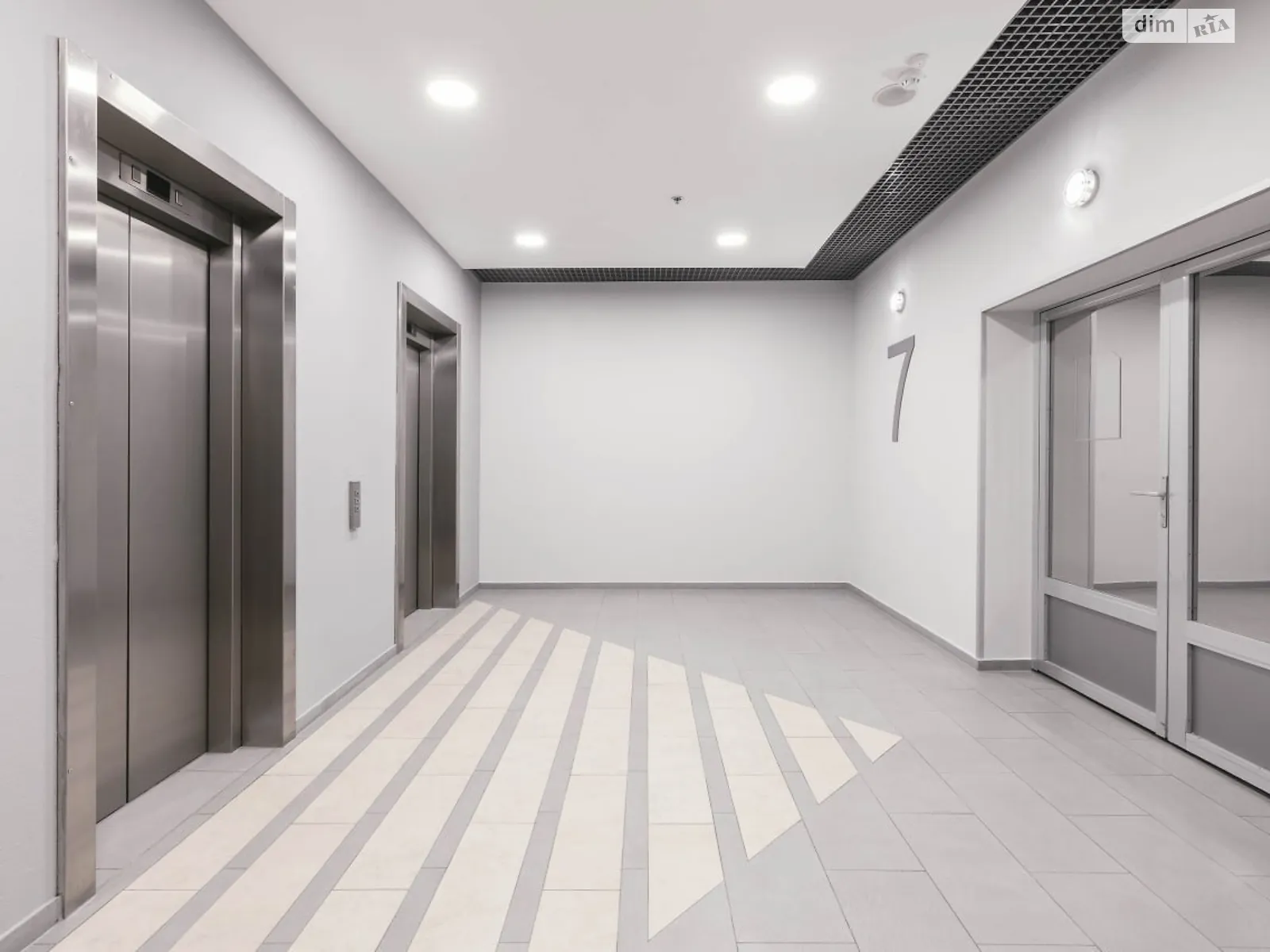 Сдается в аренду офис 2328 кв. м в бизнес-центре, цена: 41904 $ - фото 1