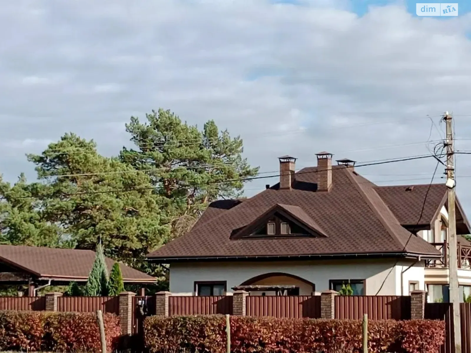 Продается дом на 2 этажа 200 кв. м с бассейном, цена: 205000 $ - фото 1