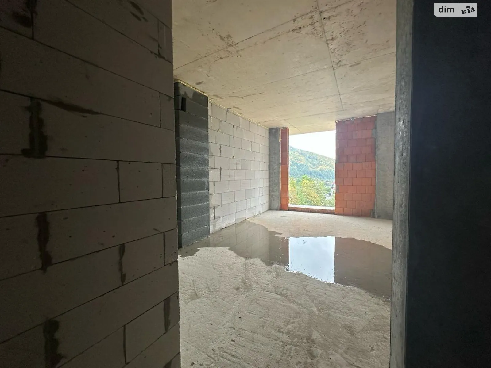 Продается 1-комнатная квартира 34 кв. м в Яремче, ул. Свободы - фото 1