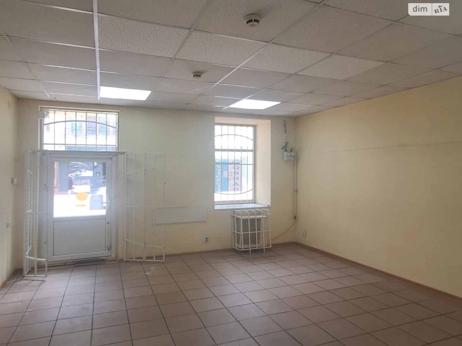 ул. Коновальца Евгения, 12 Центр Ивано-Франковск, цена: 30000 грн - фото 1