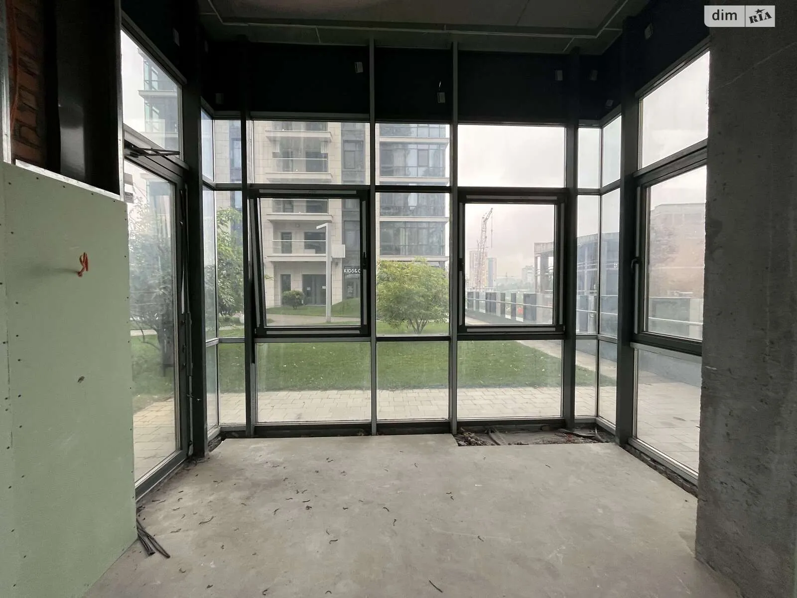 Сдается в аренду помещения свободного назначения 113 кв. м в 22-этажном здании, цена: 3390 $ - фото 1