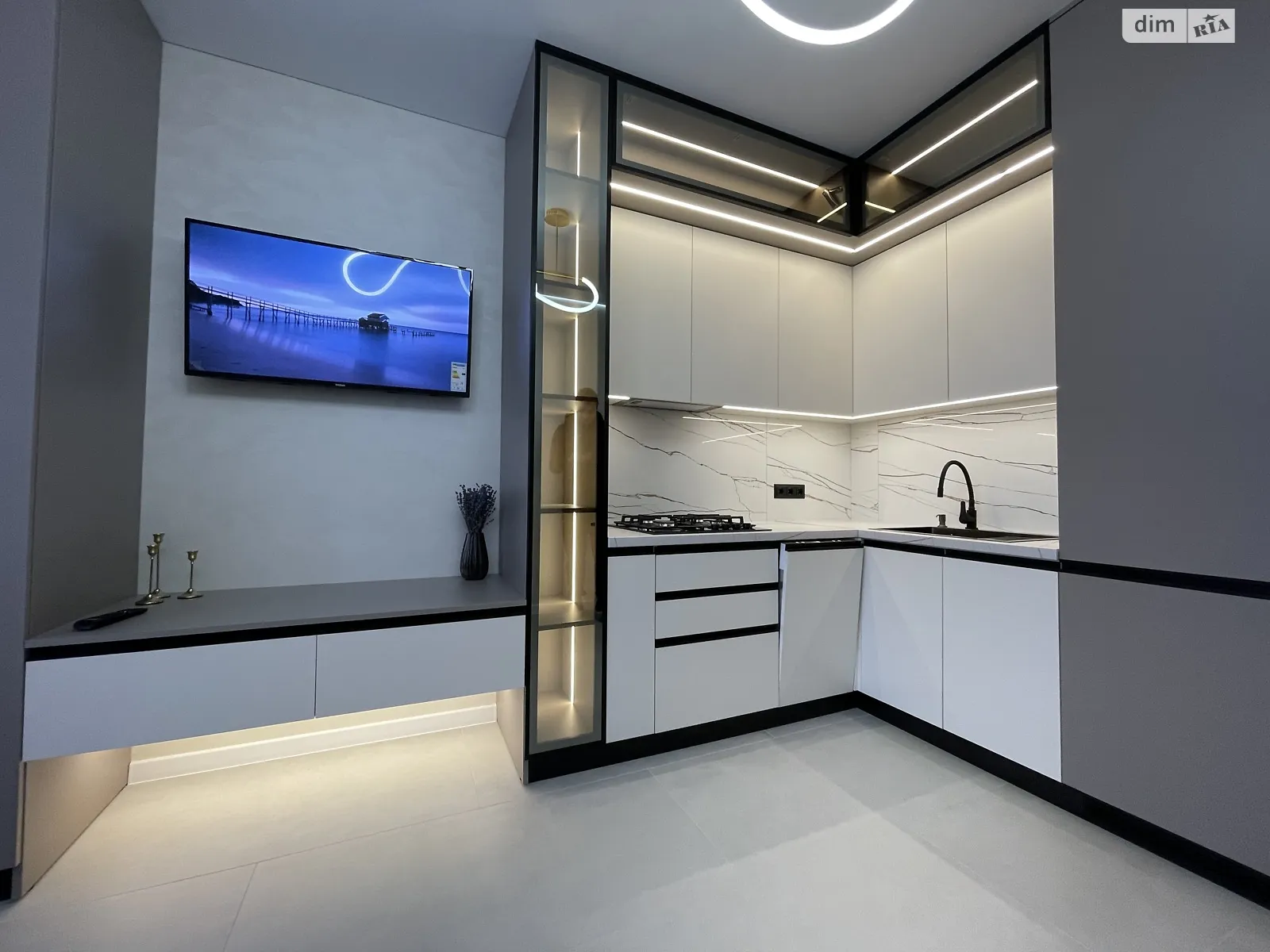 Продается 1-комнатная квартира 45 кв. м в Ивано-Франковске, ул. Вячеслава Черновола - фото 1