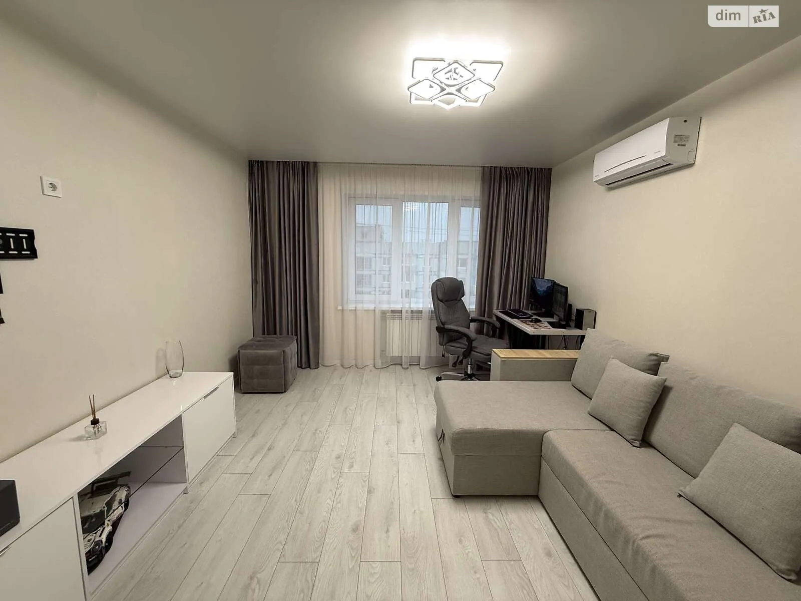 Продается 2-комнатная квартира 50 кв. м в Днепре, мас. Тополь-2, 35 - фото 1