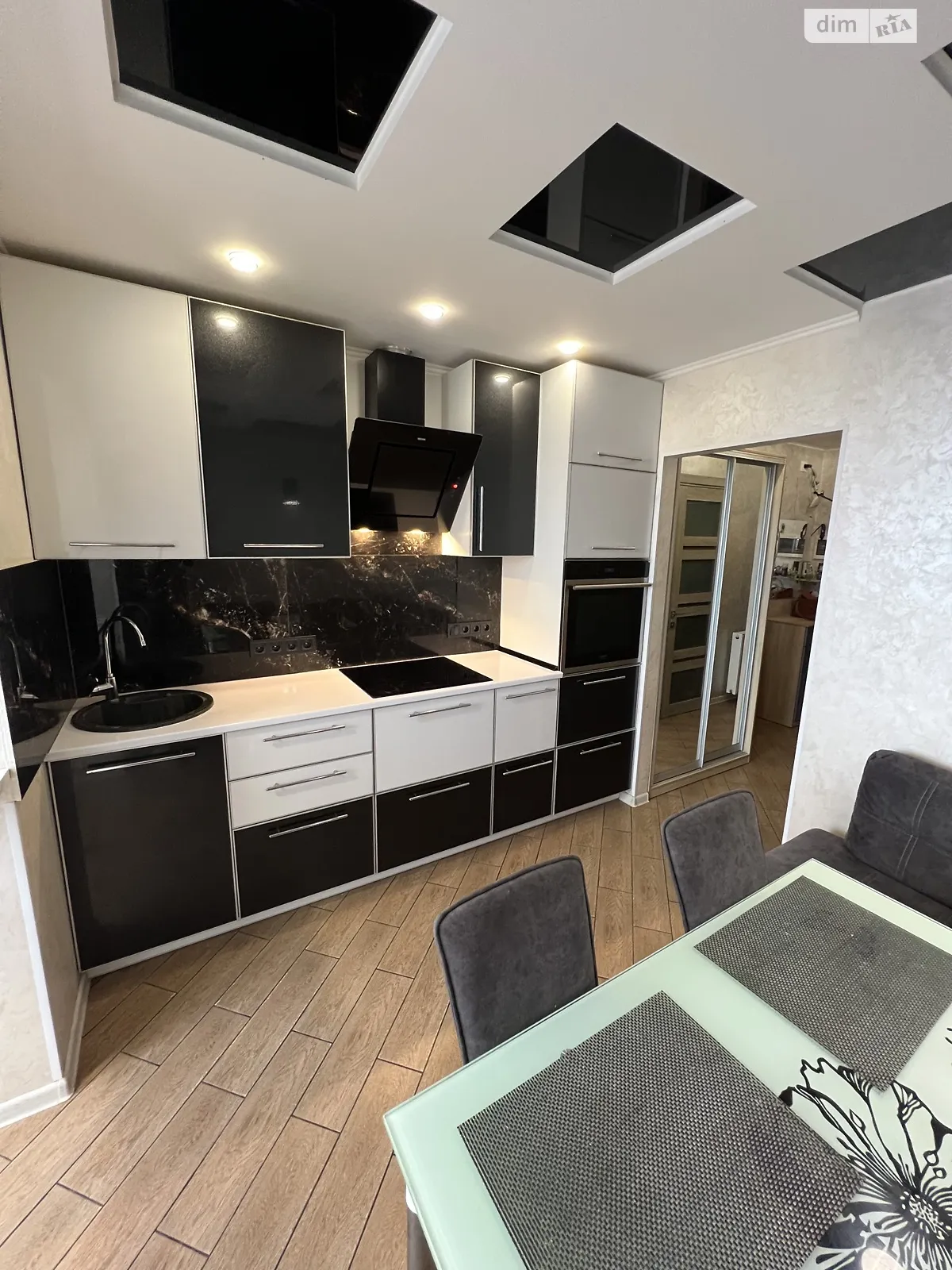 Продается 1-комнатная квартира 43 кв. м в Полтаве, ул. Башкирцевой Марии, 33/2 - фото 1