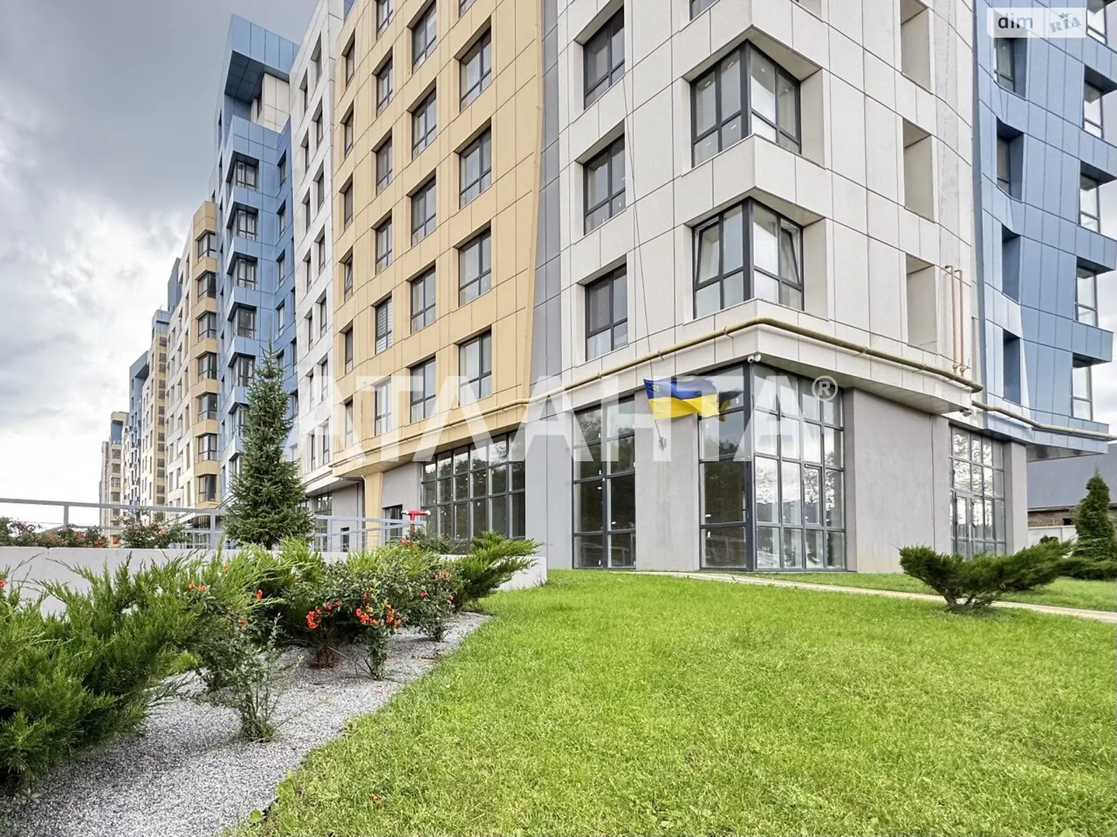 Продается 2-комнатная квартира 95.4 кв. м в Львове, ул. Миклеша Карла - фото 1