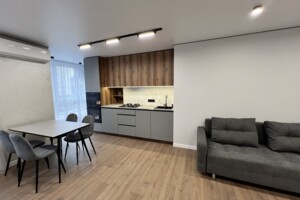 Продаж квартири, Івано-Франківськ, р‑н. Центр, Бандери Степана вулиця, буд. 77