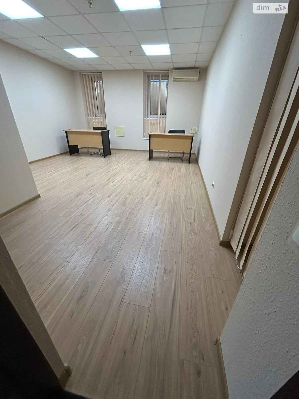 Сдается в аренду офис 24 кв. м в бизнес-центре, цена: 15000 грн - фото 1