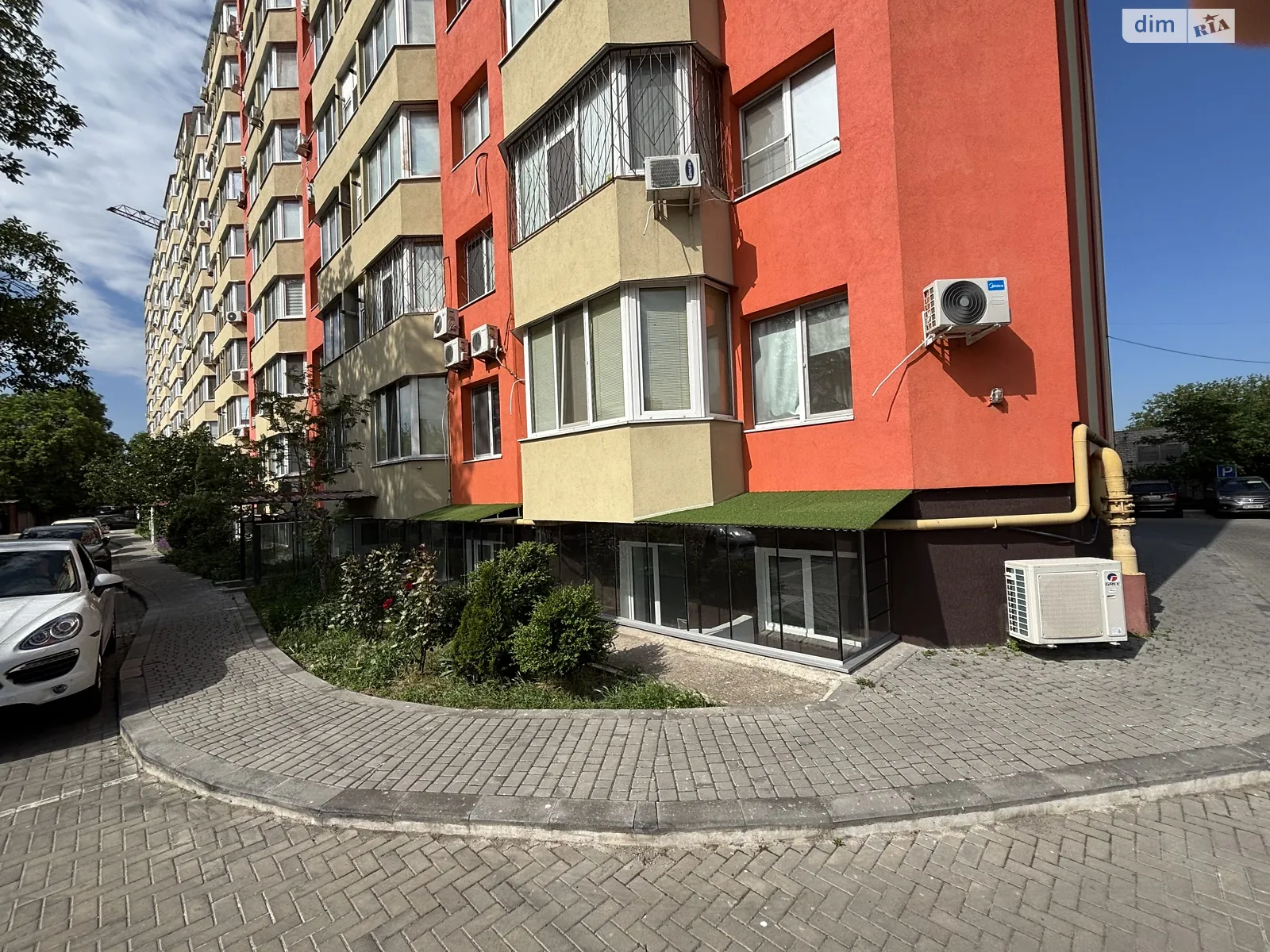 Сдается в аренду офис 143 кв. м в бизнес-центре, цена: 30000 грн - фото 1