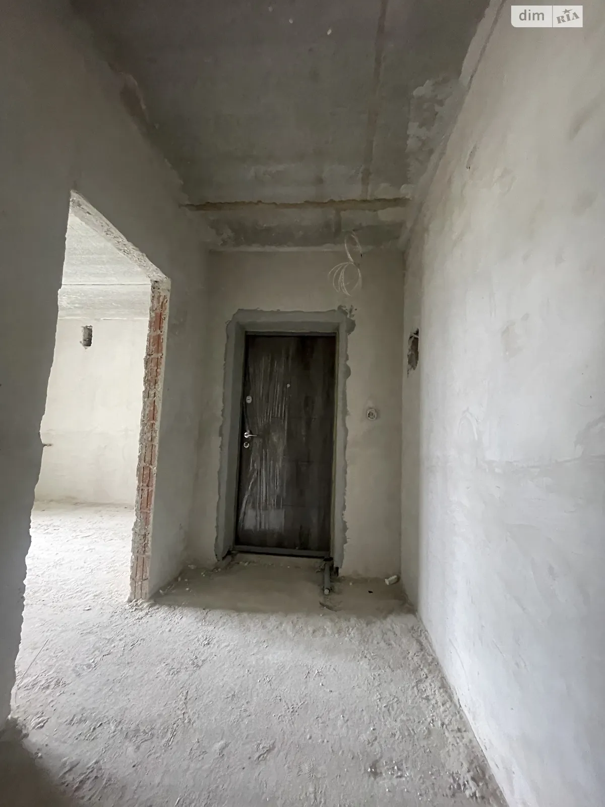 Продается 3-комнатная квартира 81 кв. м в Ивано-Франковске, ул. Приозерная, 22 - фото 1