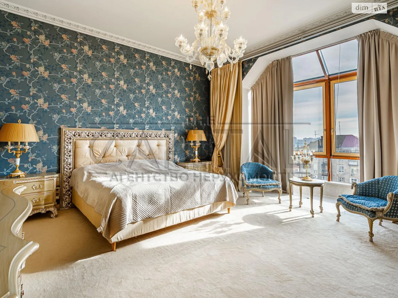 Продается 5-комнатная квартира 242 кв. м в Киеве, ул. Паторжинского, 14 - фото 1