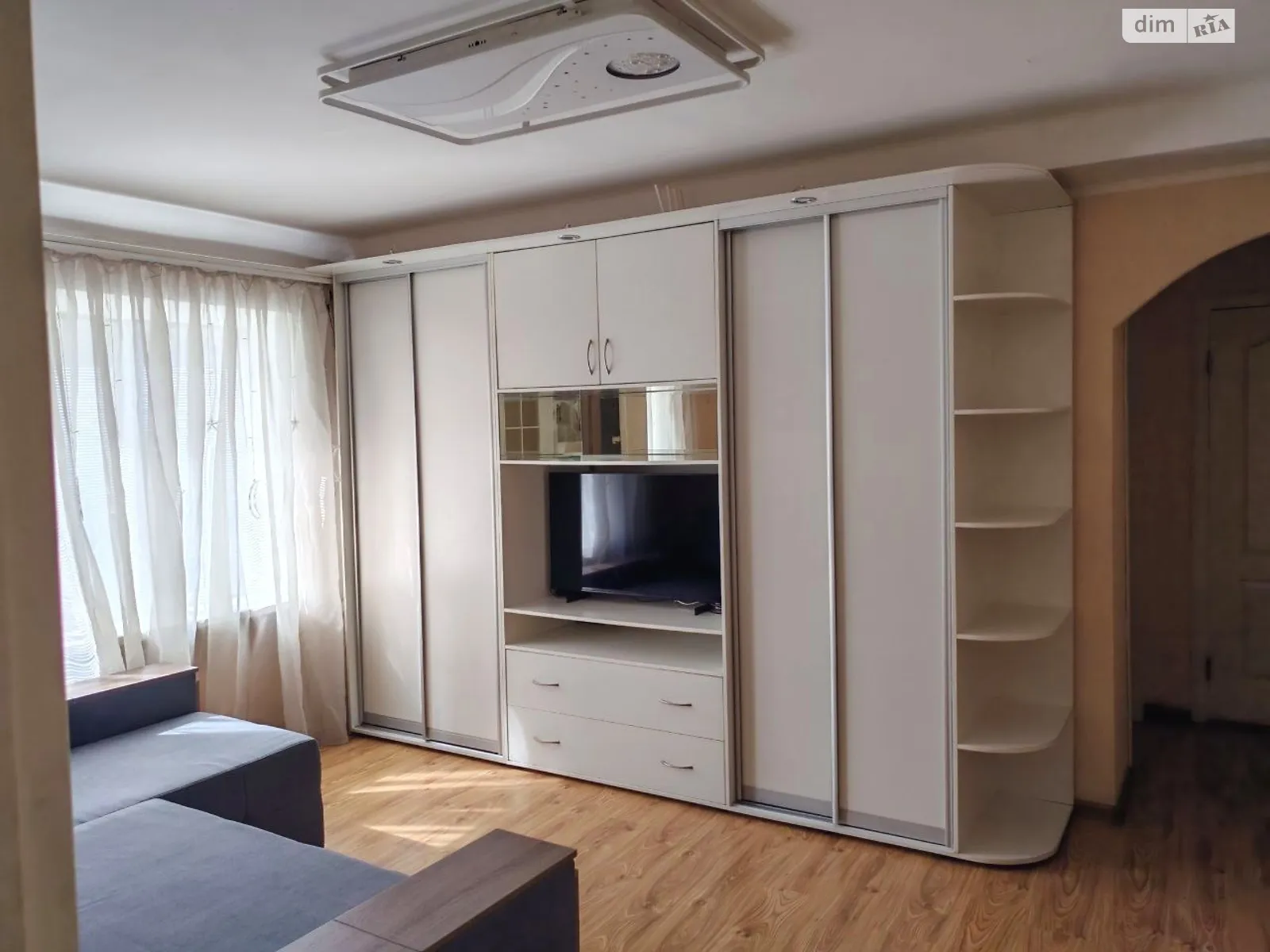 3-кімнатна квартира 65 кв. м у Запоріжжі, просп. Соборний, 133 - фото 1