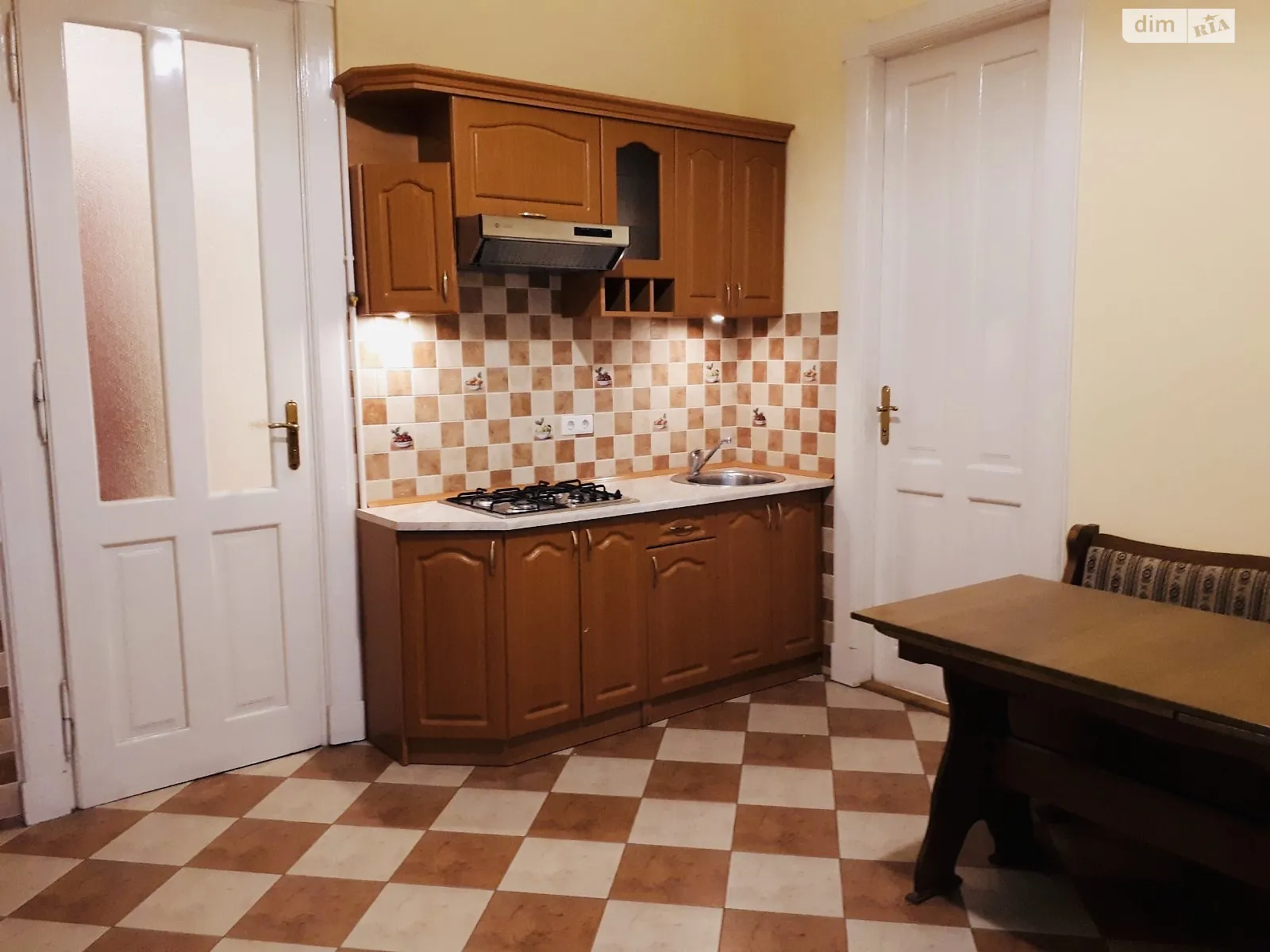 Продается 1-комнатная квартира 42 кв. м в Львове, ул. Саксаганского, 7 - фото 1