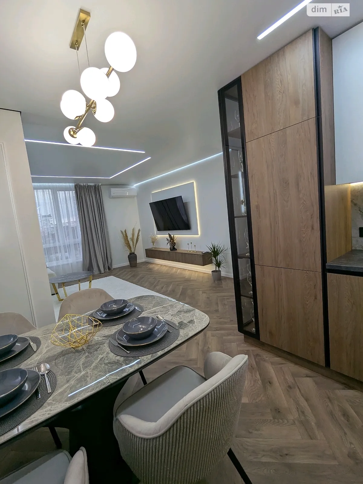 Продается 2-комнатная квартира 90 кв. м в Ивано-Франковске - фото 1