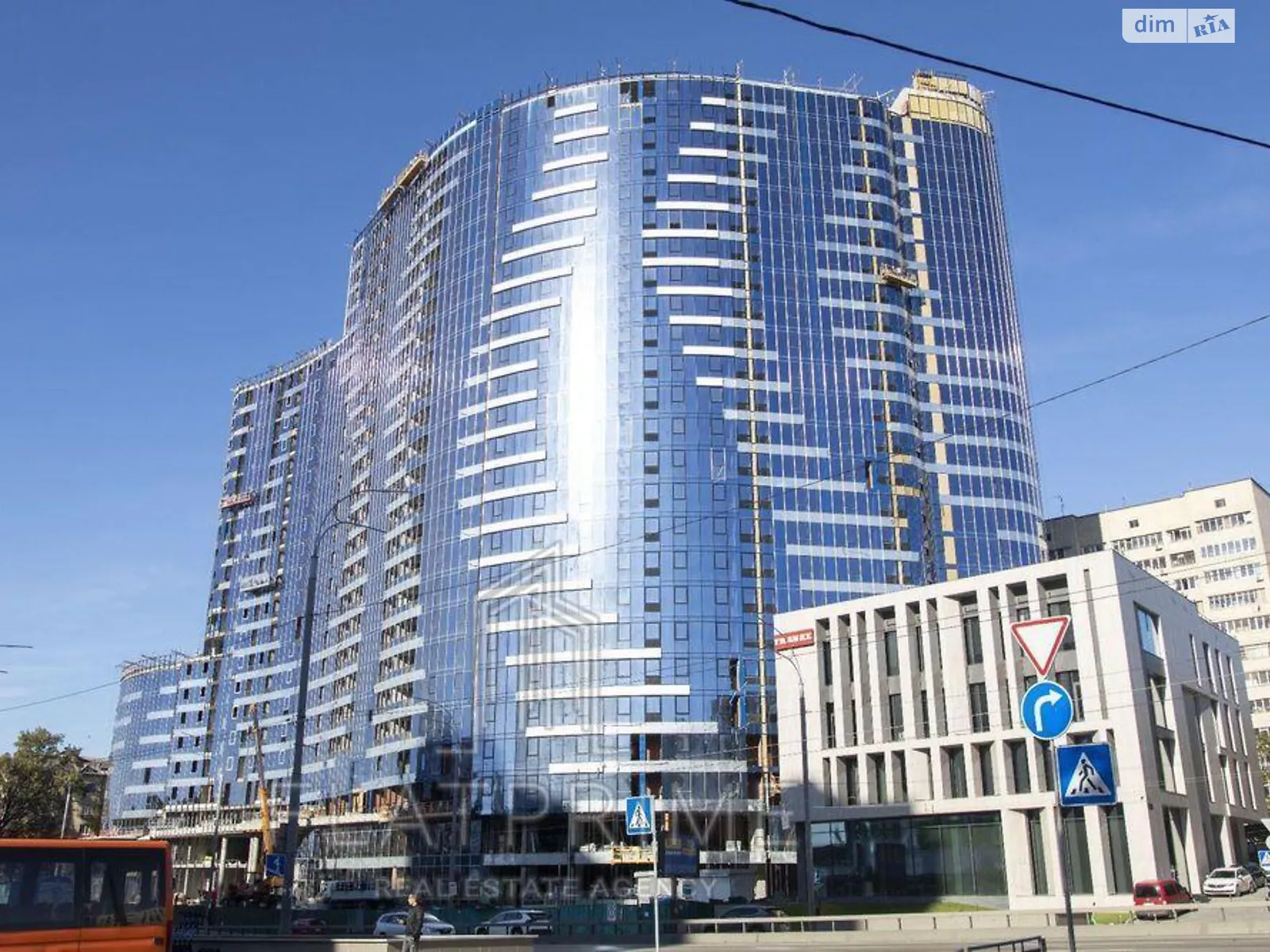 Продается 2-комнатная квартира 81.719 кв. м в Киеве, бул. Николая Михновского(Дружбы Народов), 13А - фото 1
