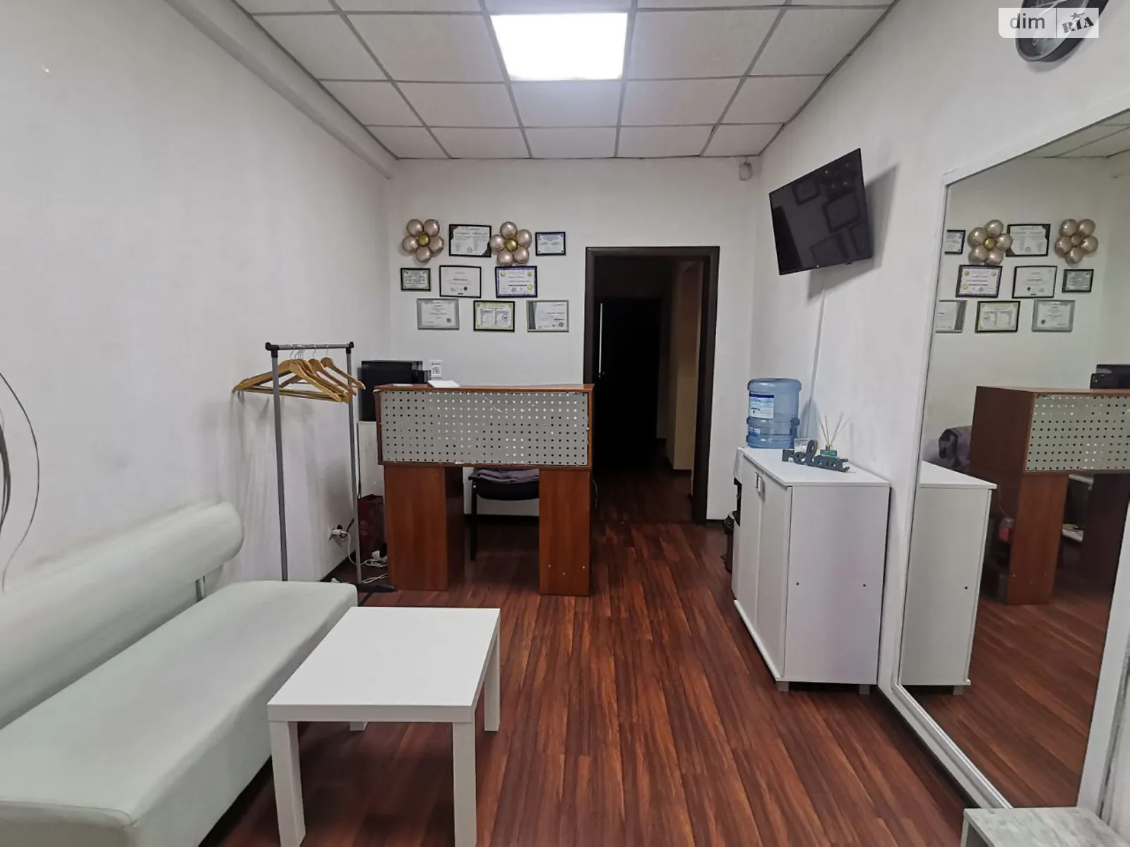 Сдается в аренду офис 50 кв. м в бизнес-центре, цена: 12000 грн - фото 1