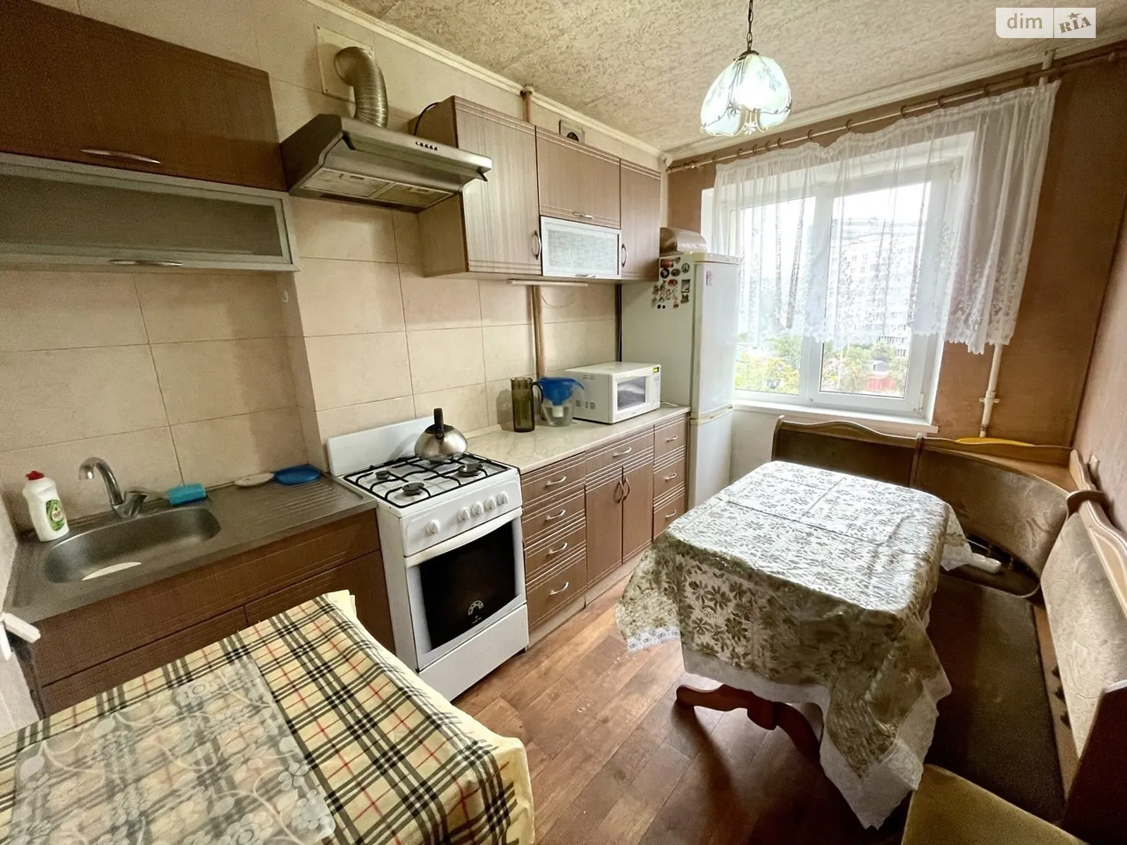 Продается 3-комнатная квартира 64.7 кв. м в Днепре, ул. Метростроевская, 4 - фото 1
