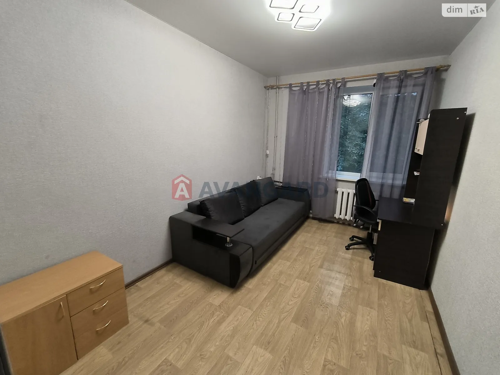 Продається 2-кімнатна квартира 42.1 кв. м у Кам'янському, вул. Олекси Сокола(Червоноармійська), 81 - фото 1