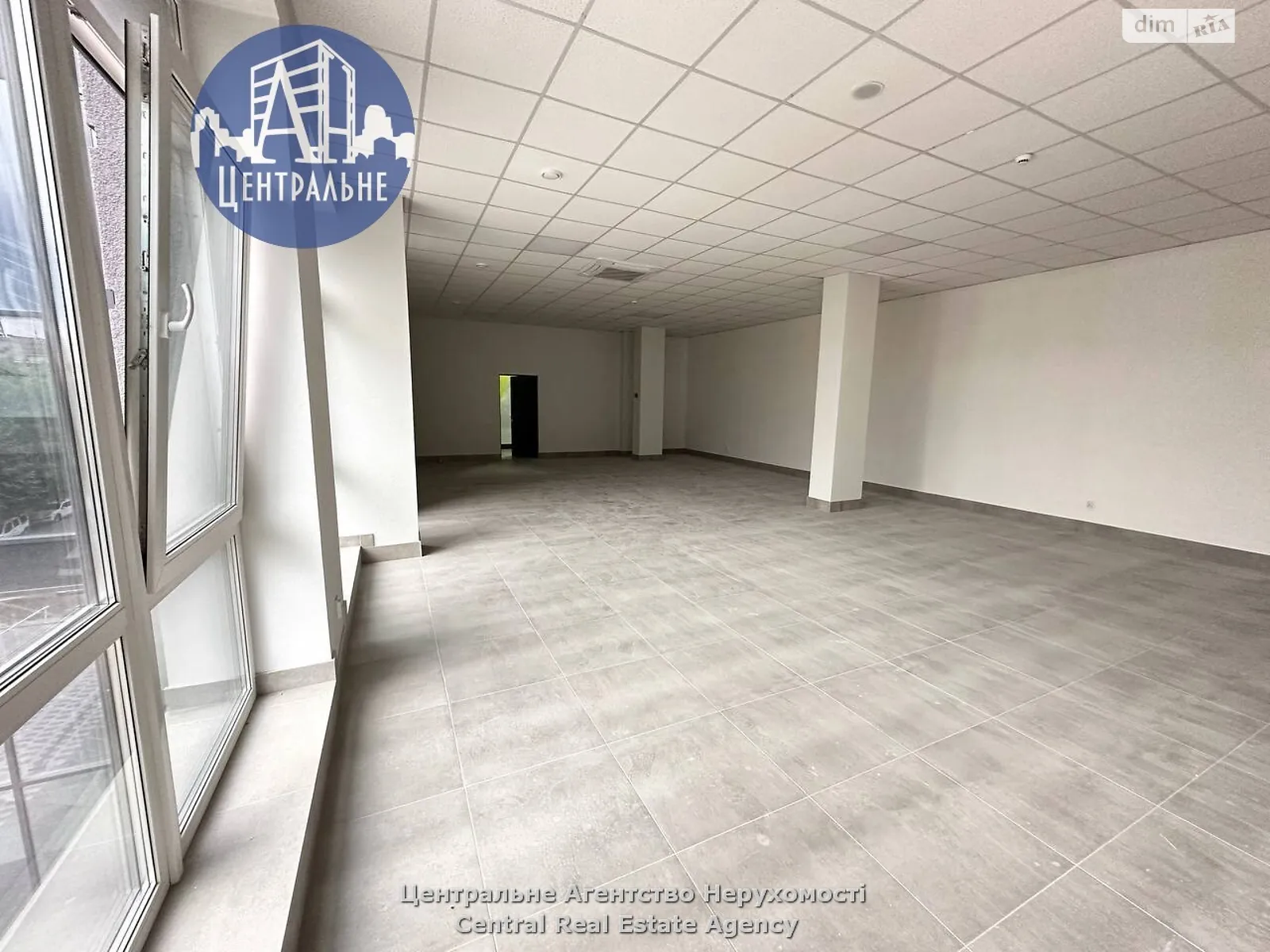 Сдается в аренду офис 100 кв. м в бизнес-центре, цена: 1000 $ - фото 1