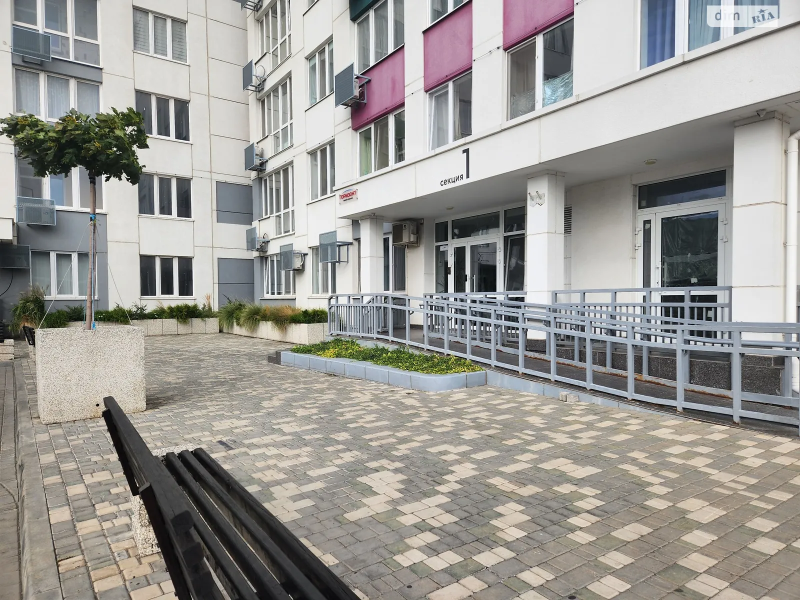 Продается 1-комнатная квартира 44.8 кв. м в Одессе, ул. Костанди - фото 1