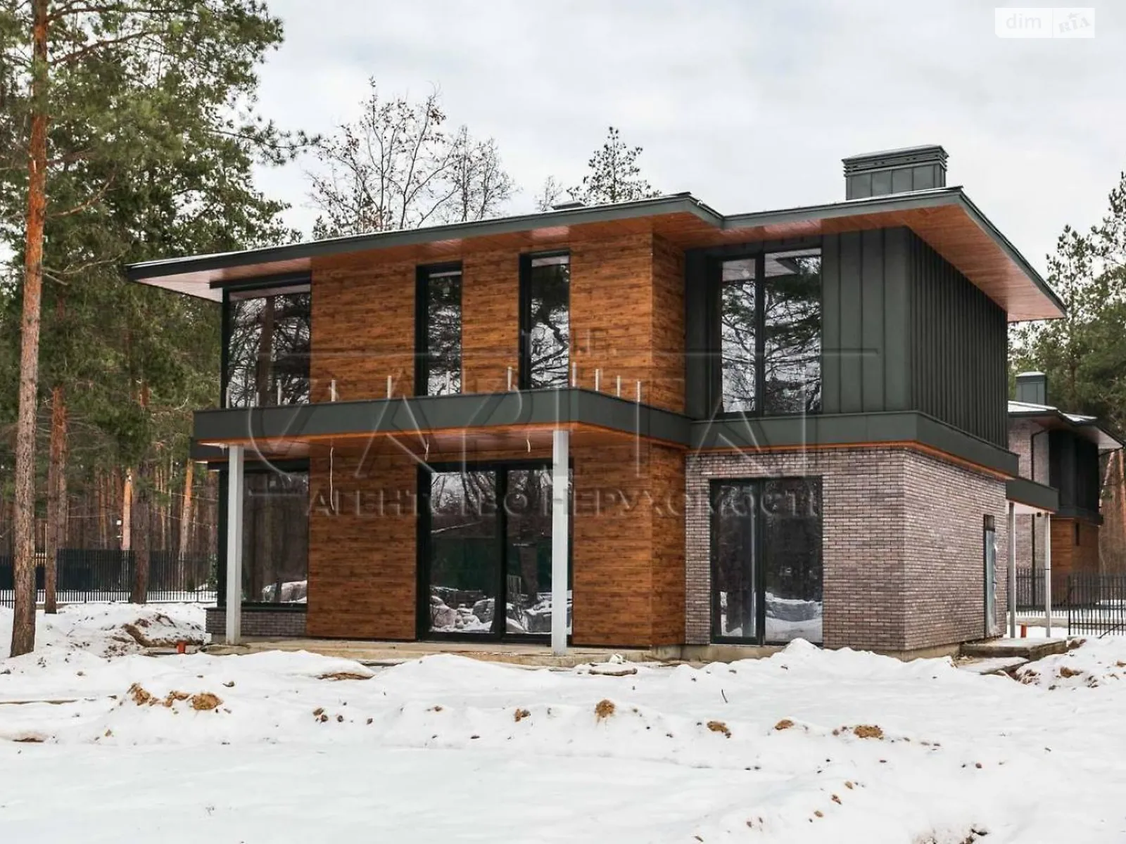 Продается дом на 2 этажа 185 кв. м с камином, цена: 333000 $ - фото 1