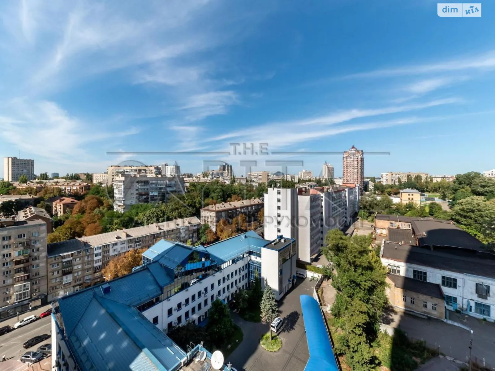 Сдается в аренду офис 153 кв. м в бизнес-центре, цена: 3000 $ - фото 1