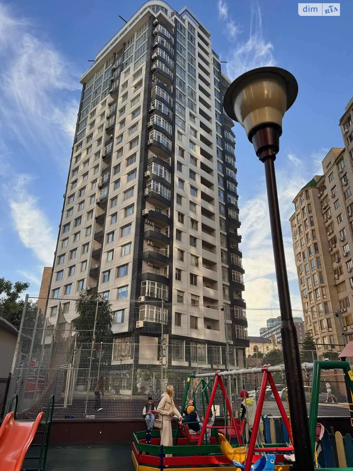 Здається в оренду 1-кімнатна квартира 55 кв. м у Одесі, вул. Генуезька, 24Д корпус 3 - фото 1