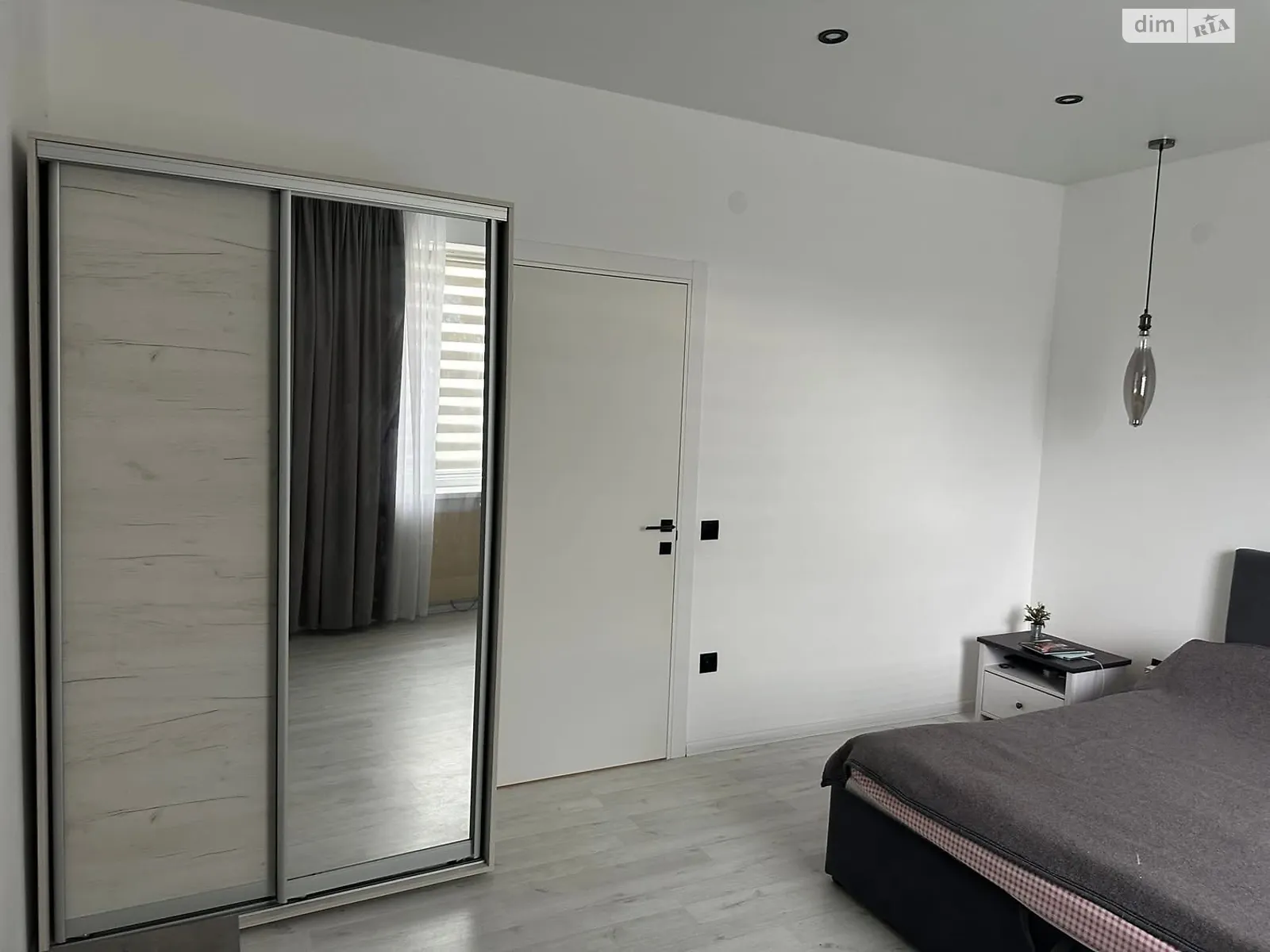 Продается 1-комнатная квартира 51.7 кв. м в Ужгороде - фото 1