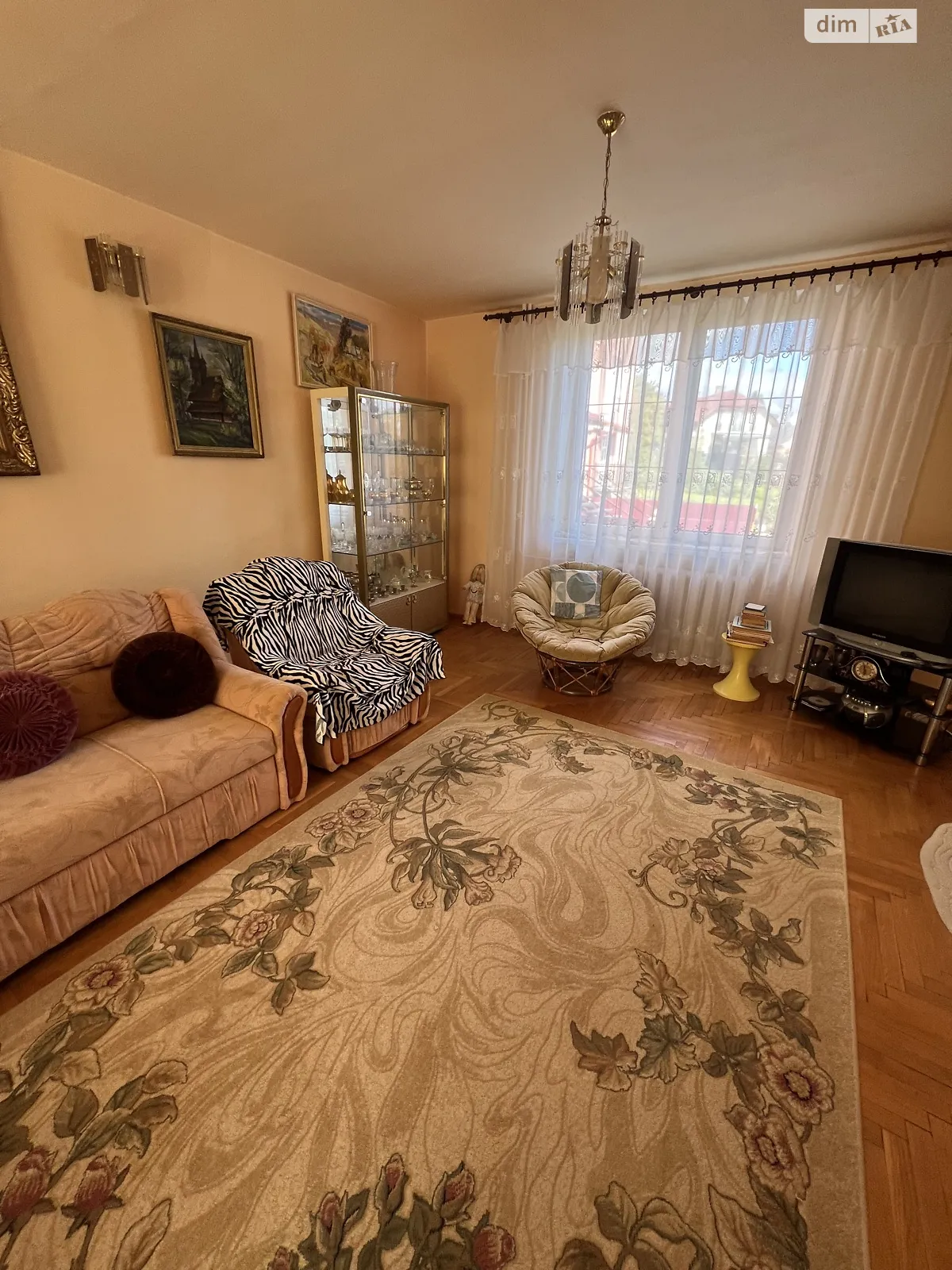 Продается дом на 3 этажа 276.9 кв. м с балконом, цена: 150000 $ - фото 1