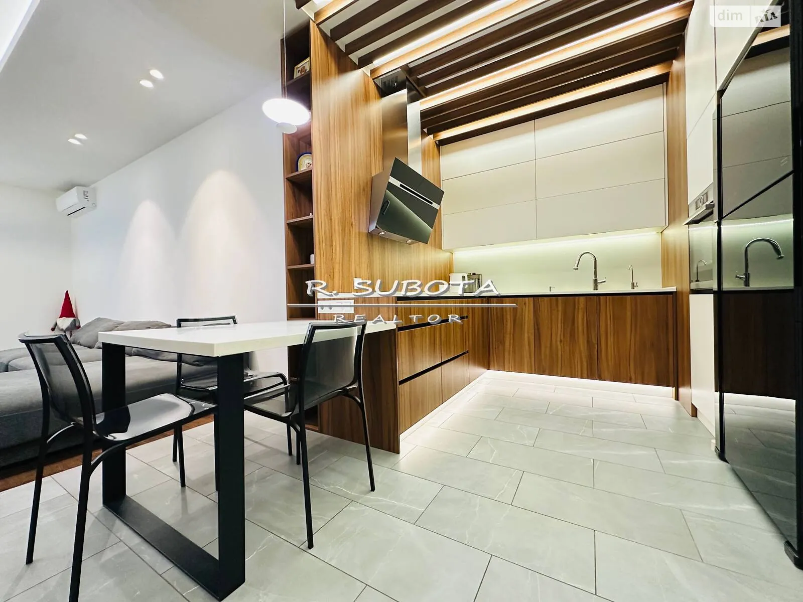 Продается 3-комнатная квартира 120 кв. м в Днепре, ул. Симферопольская, 2К - фото 1