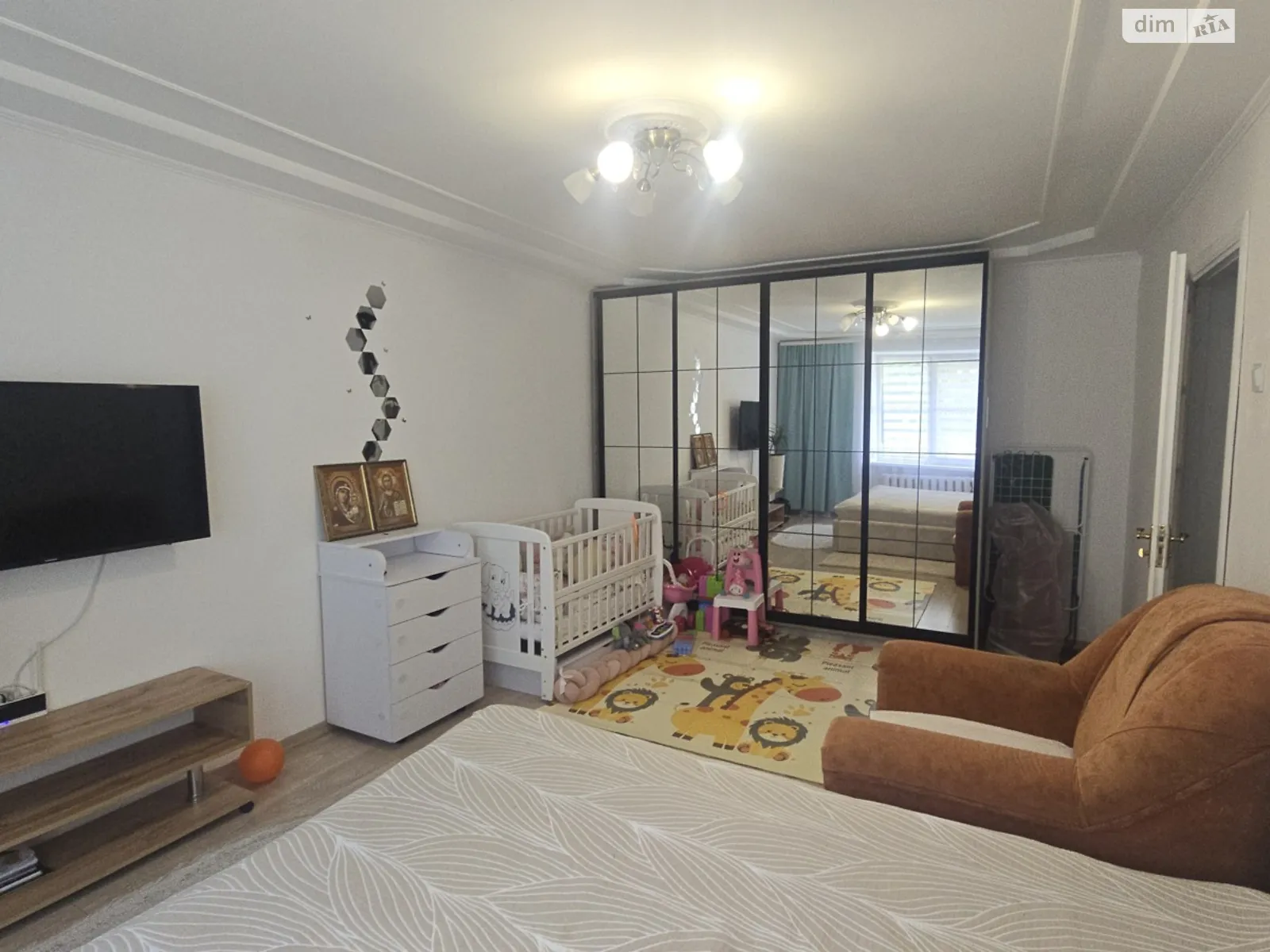 Продается 1-комнатная квартира 39.2 кв. м в Ровно, ул. Дворецкая - фото 1