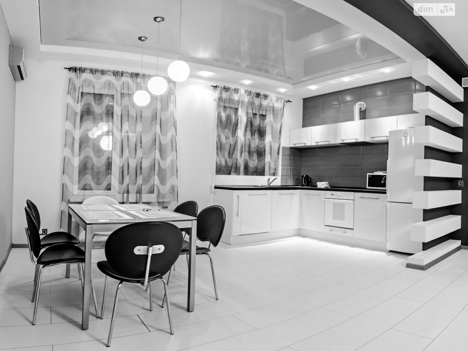 Здається в оренду 3-кімнатна квартира 160 кв. м у Одесі, вул. Педагогічна, 21 корпус 1 - фото 1