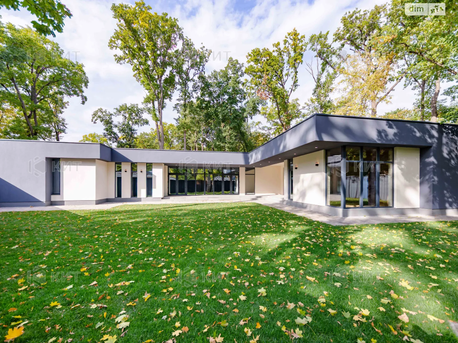 Продается одноэтажный дом 293 кв. м с подвалом, цена: 310000 $ - фото 1