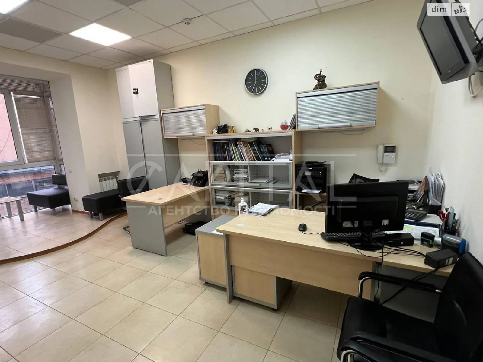 Продается офис 40 кв. м в бизнес-центре, цена: 150000 $ - фото 1