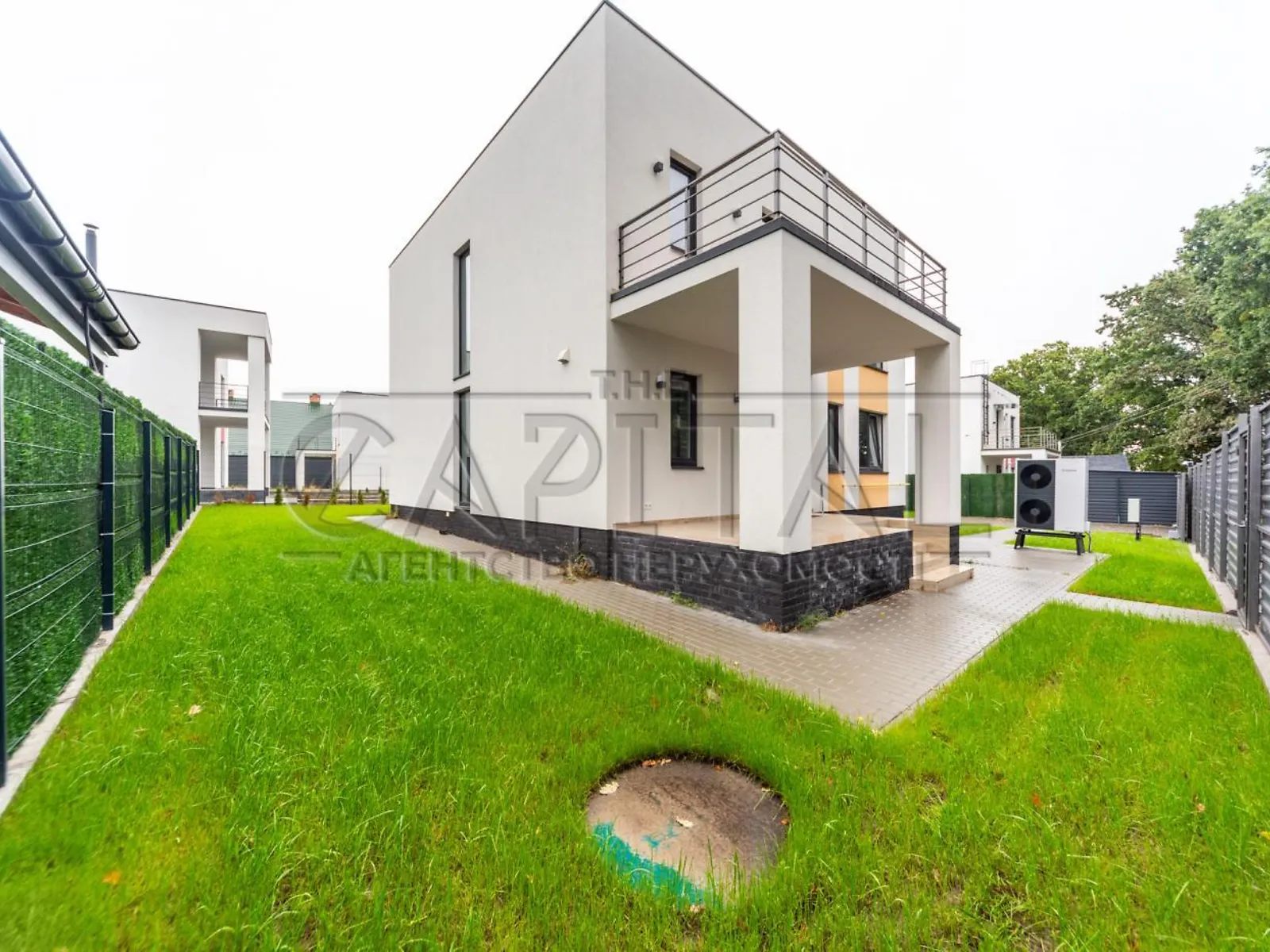 Продается дом на 2 этажа 135 кв. м с камином, цена: 250000 $ - фото 1